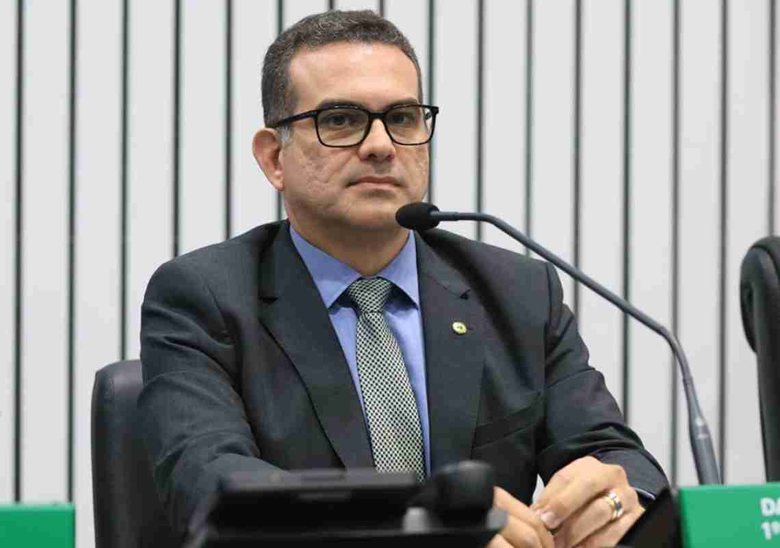 Deputado Simão Pedro assume liderança do PSD na Alece